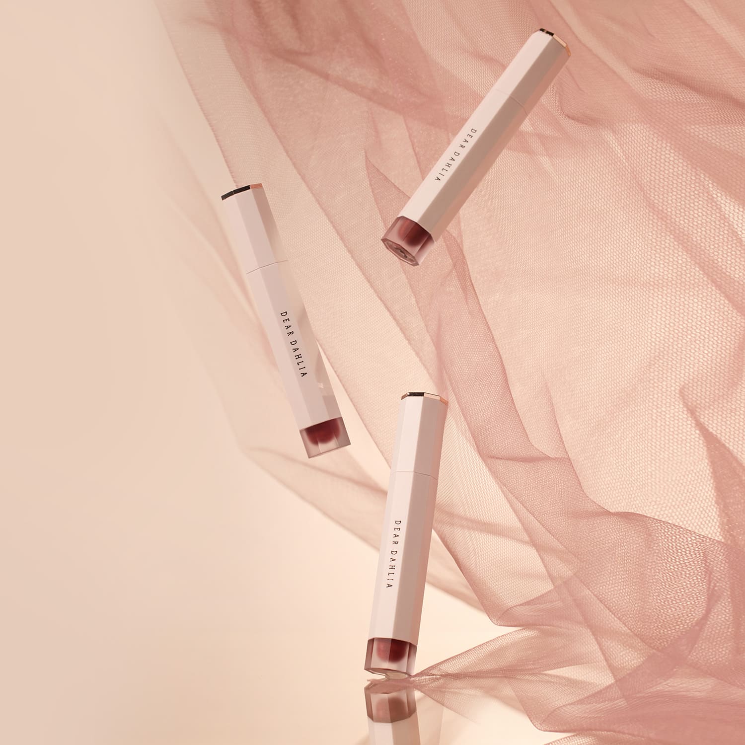 DEAR DAHLIA DREAM VELVET LIP CLOUD - DEAR DAHLIA | COLOURSWINK