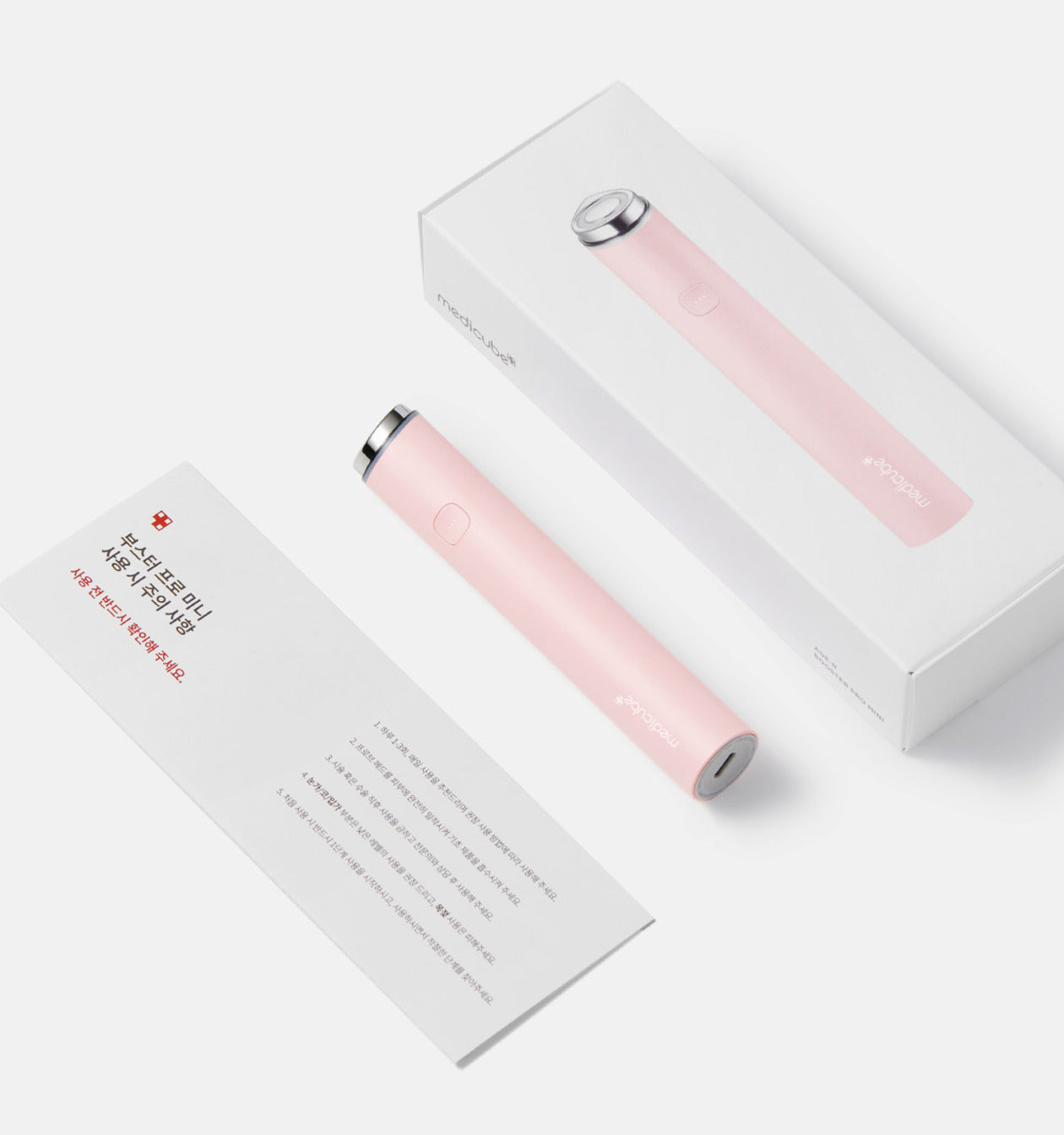 MEDICUBE AGE R BOOSTER PRO MINI WHITE IT CAN ONLY BE SHIPPED VIA EXPRESS SERVICE | COLOURSWINK